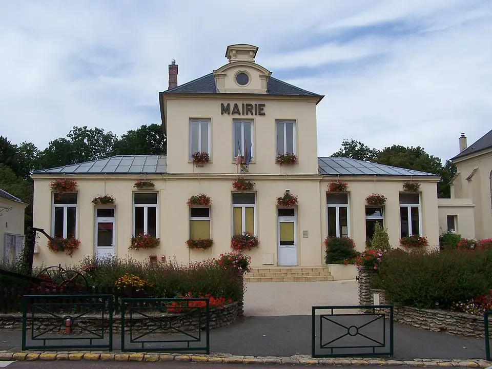 Vue à Queue-les-Yvelines (78940) pour votre Serrurier Porte Blindée