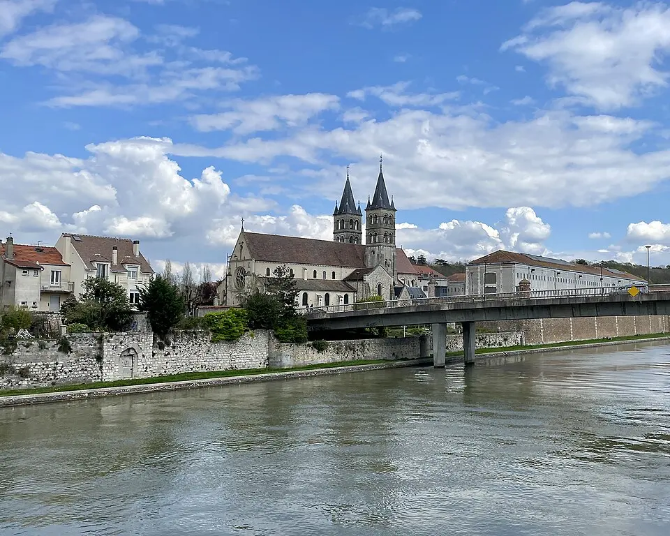 Vue à Melun (77000) pour votre Serrurier