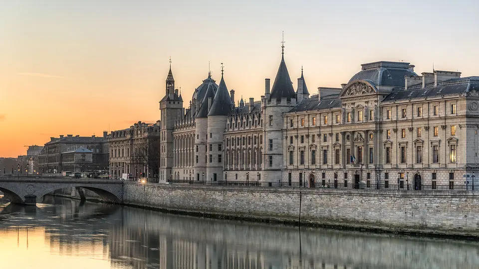 Vue à Paris 1 (75001) pour votre Serrurier Porte Blindée