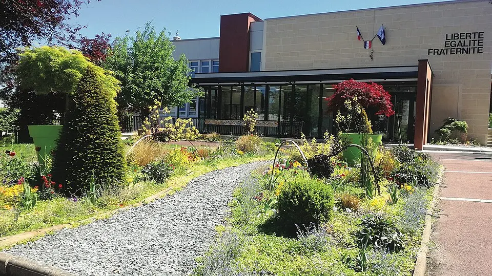 Vue à Saint-Cyr-l'École (78210) pour votre Serrurier Autour de Moi